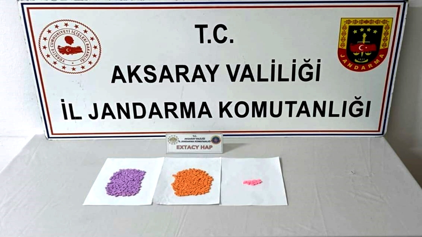 Aksaray'da Jandarmanın operasyonunda uyuşturucu hap ele geçirildi