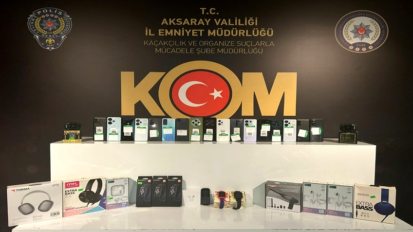 Aksaray'da Kaçak Elektronik eşya ve Sigara Operasyonu; 5 Gözaltı