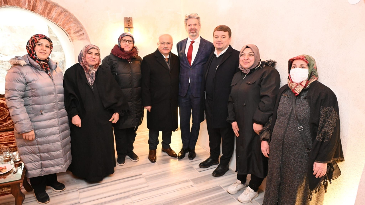 AKSARAY'DA II. KILIÇARSLAN HAMAMI VE HOLLANDAYA GİDEN İLK TÜRK KADINLARININ ANILARI BİR ARADA