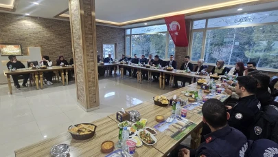 Kaymakam Göksun ve Başkan Solak Gazilerimiz, aileleri ve Şehit aileleri ile iftarda bir araya geldiler